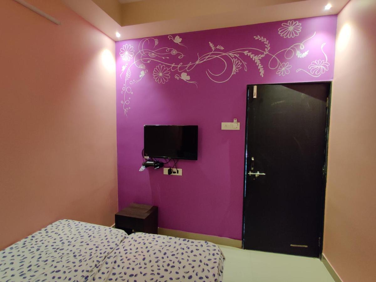 Bandekar Home Stay มัลวาน ภายนอก รูปภาพ